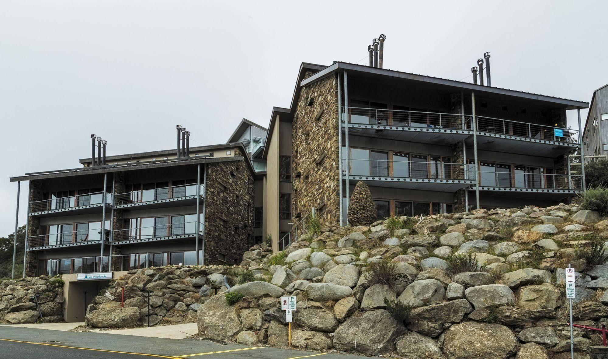 Alpine Woodsmoke Apartments Falls Creek Buitenkant foto